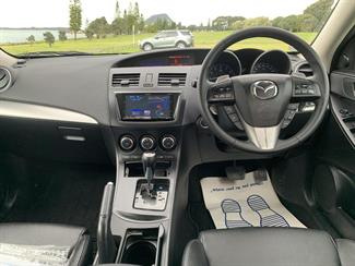 2013 Mazda AXELA - Thumbnail