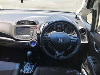 2012 Honda FIT - Thumbnail