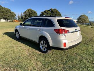 2013 Subaru Outback - Thumbnail