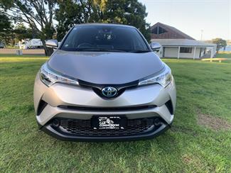 2017 Toyota C-HR - Thumbnail