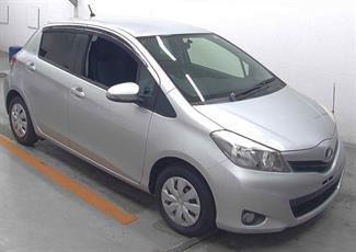 2013 Toyota Vitz - Thumbnail