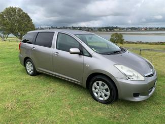 2006 Toyota WISH - Thumbnail