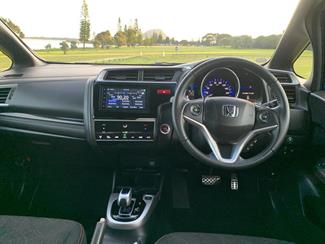 2014 Honda FIT - Thumbnail
