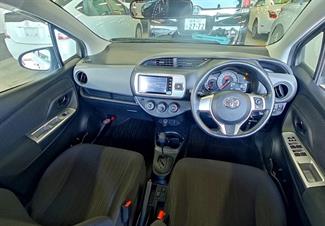 2014 Toyota Vitz - Thumbnail