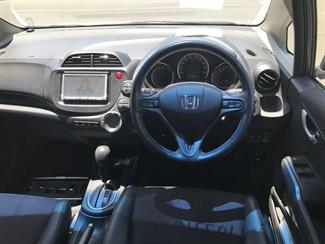 2013 Honda FIT - Thumbnail