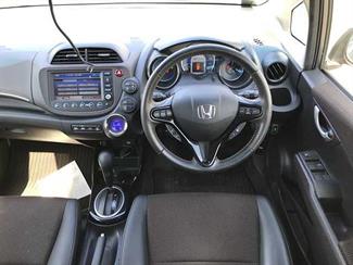 2012 Honda FIT - Thumbnail