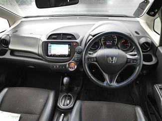 2013 Honda FIT - Thumbnail