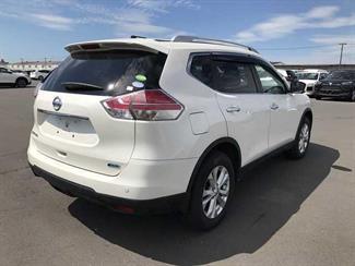 2015 Nissan X-TRAIL - Thumbnail